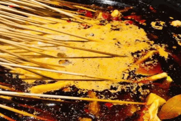 五区后门小郡肝串串香